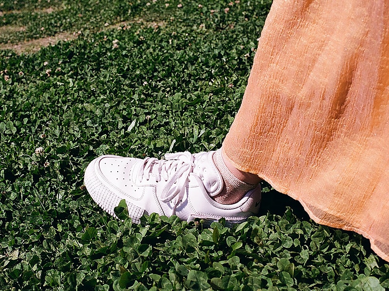 春の足元をアップデートする靴と靴下の選び方